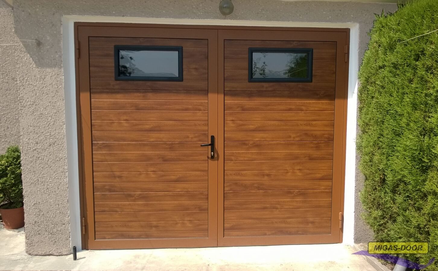 , Double-leaf garage door