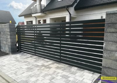 Brama ogrodzeniowa przesuwna "Nowoczesna Formuła" profil 100*20 mm