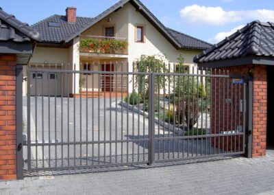 brama ogrodzeniowa dwuskrzydłowa