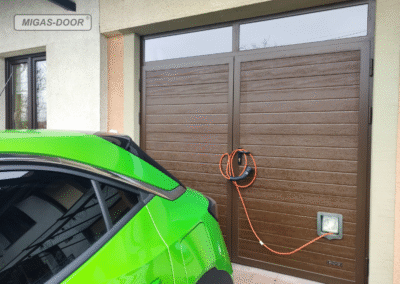 brama dwuskrzydłowa ral 8014 z przejściem dla kota foto 2