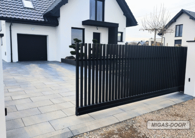 brama przesuwna palisadowa