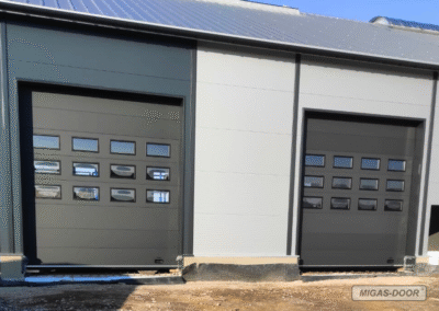 bramy segmentowe przemysłowe z okienkami 2