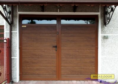 brama dwuskrzydłowa w kolorze orzech