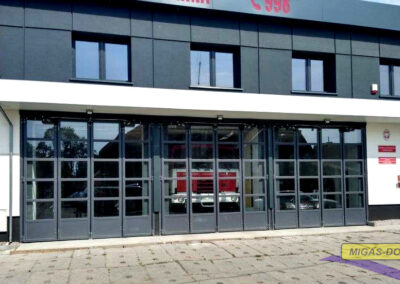 bramy harmonijkowe przeszklone1